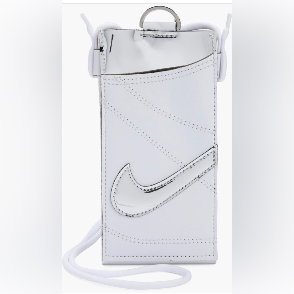 Nike Premium
Phone Crossbody Bag